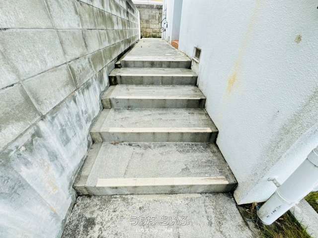 4LDK Pet-Friendly House for Sale in Yomitan Village, Okinawa - Thumbnail 3