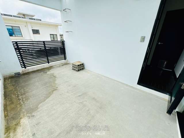4LDK Pet-Friendly House for Sale in Yomitan Village, Okinawa - Thumbnail 2