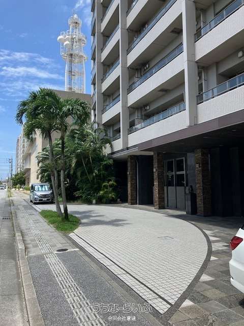D'グラフォート沖縄タワー 2LDK Condo for Sale in Naha, Okinawa - Thumbnail 2