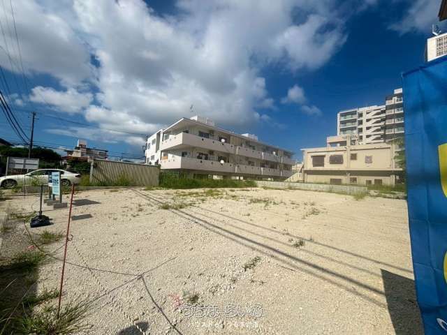 218.73㎡ Land for Sale in Okinawa City's Takahara District - Thumbnail 3