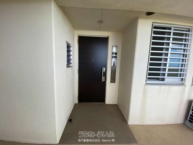 Leve Shuri Ishizaki Tower Condo with Ocean Views in Naha - Thumbnail 2