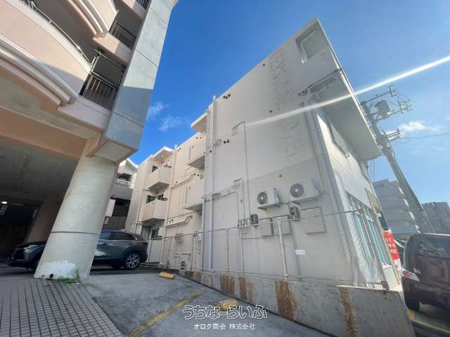 Keystone Mansion: Mixed-Use Investment Property in Naha, Okinawa - Thumbnail 4