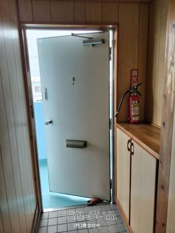 Happy Heights 302: 3LDK Apartment for Rent in Okinawa City - Thumbnail 3