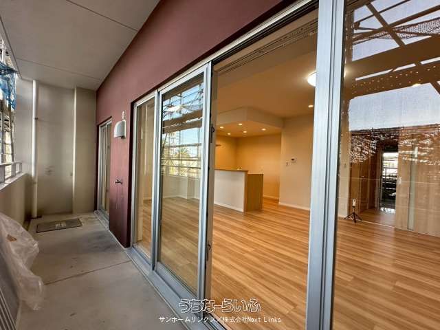 4LDK Pet-Friendly Corner Apartment in Tomigusuku, Okinawa - Thumbnail 3
