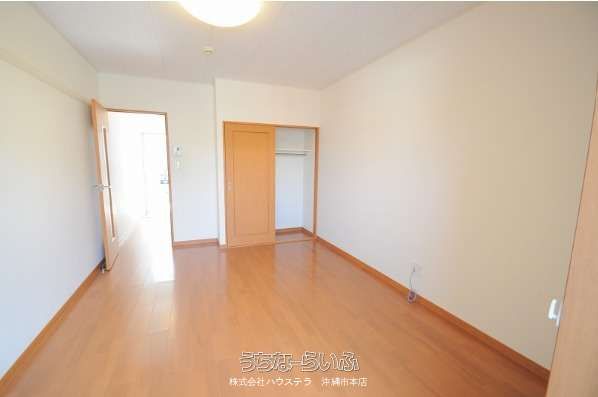 Leopalace MARUTOKU 401: Furnished 1K Apartment for Rent in Okinawa City - Thumbnail 2