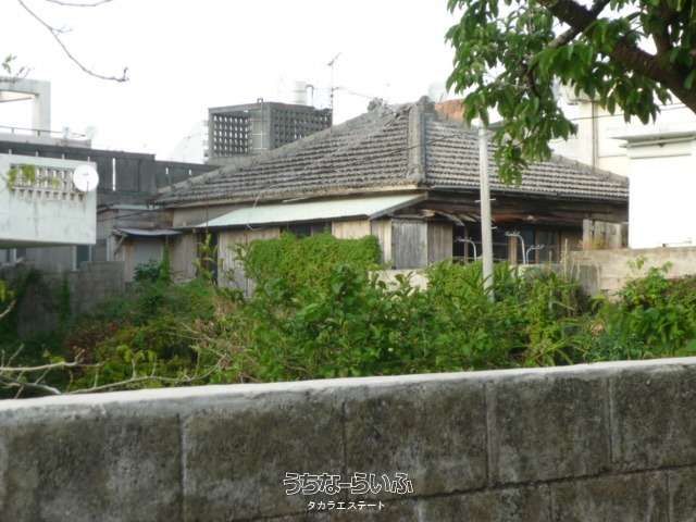 Land with Traditional Kominka for Renovation in Naha, Okinawa - Thumbnail 2