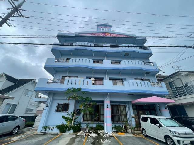 Happy Heights 302: 3LDK Apartment for Rent in Okinawa City - Thumbnail 2