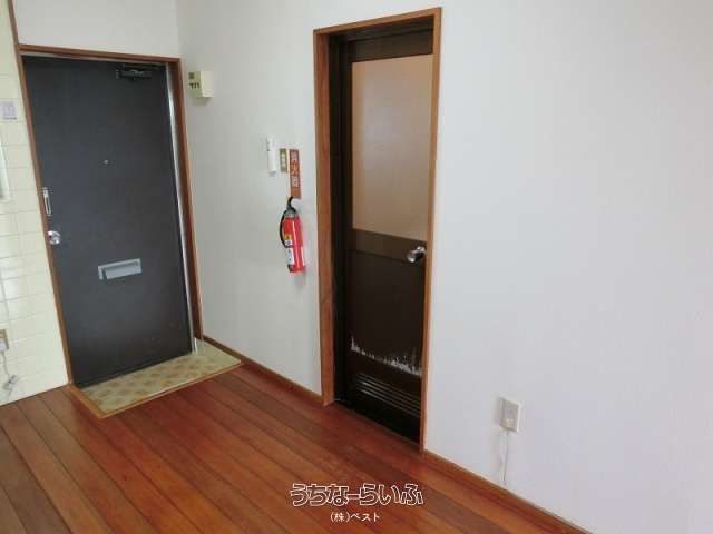 1DK Apartment for Rent in Nakagusuku Village, Okinawa - No Key Money - Thumbnail 2