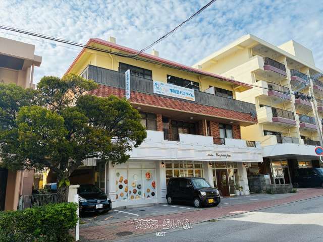 Mixed-Use Shop & Apartment Building for Sale in Urasoe, Okinawa - Thumbnail 2