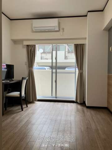 1K Apartment for Rent in Naha, Okinawa with Pet-Friendly Option - Thumbnail 3