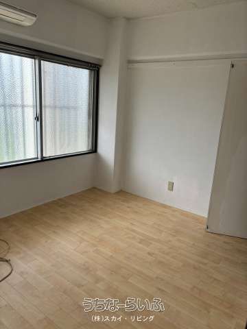 Shamboru Sashiki 2 Building Unit 250 - 3DK Apartment for Rent - Thumbnail 3