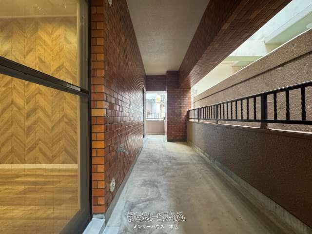 Lions Mansion Tomari 205: Renovated 1LDK Apartment in Naha - Thumbnail 3