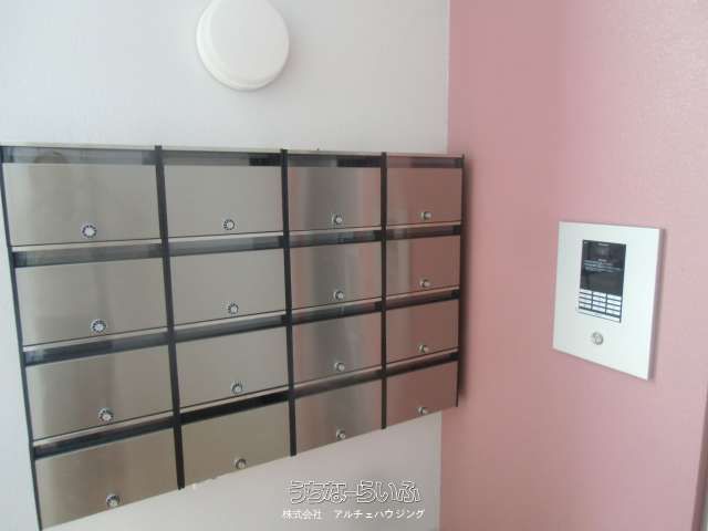 1K Apartment for Rent in Naha's Omoromachi, Okinawa - Thumbnail 3