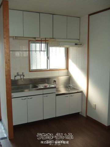 Sunrise Miyagi 201: 2LDK Apartment for Rent in Urasoe, Okinawa - Thumbnail 4