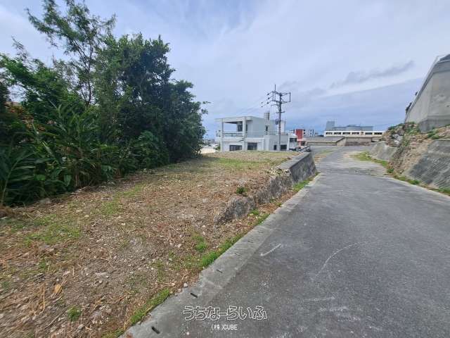 783.2 Tsubo Land for Sale in Naha, Okinawa with Panoramic Views - Thumbnail 3