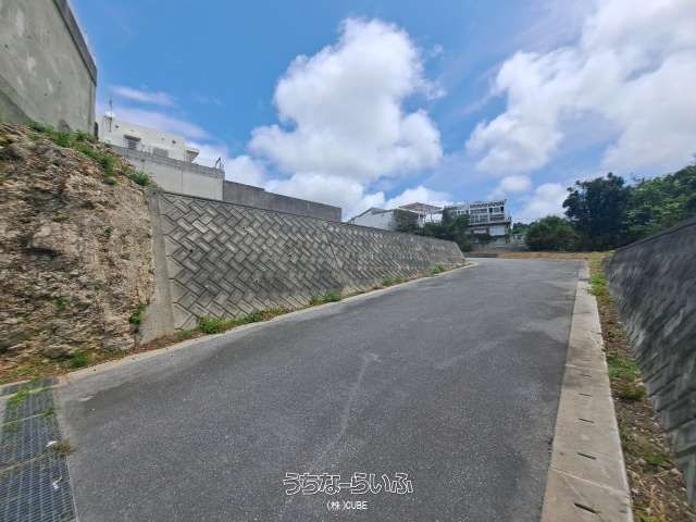 783.2 Tsubo Land for Sale in Naha, Okinawa with Panoramic Views - Thumbnail 4
