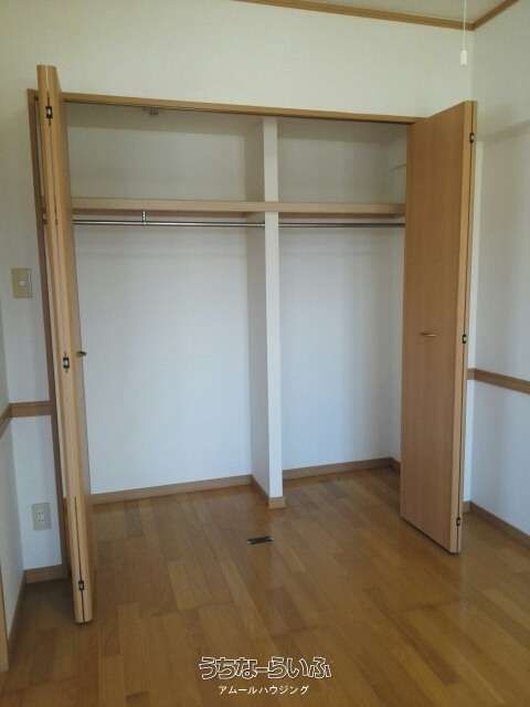 East Maison 404: 1LDK Apartment for Rent in Okinawa City - Thumbnail 4