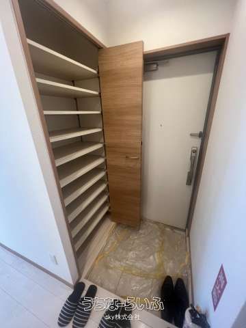Premium Court Urasoe Makiminato 2LDK Top Floor Apartment for Rent - Thumbnail 4