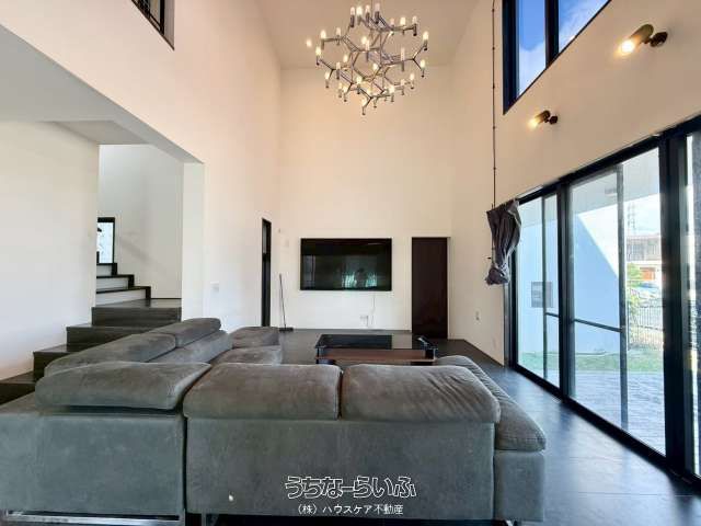 Luxury 6LDK Home with Shops in Yomitan, Okinawa - Thumbnail 4