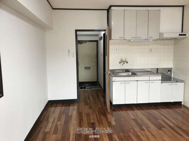 Co-op Takaraguchi 1R Apartment for Rent in Naha, Okinawa - Thumbnail 2