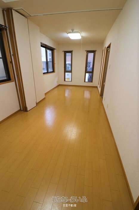 2LDK Apartment for Rent in Omoromachi, Naha, Okinawa - Thumbnail 4