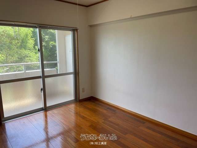 Elmirage 202: 3DK Apartment for Rent Near Azama Sun Sun Beach, Okinawa - Thumbnail 4
