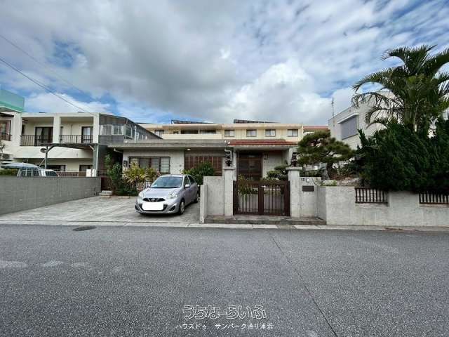 2LDK RC House with Garden for Sale in Ginowan, Okinawa - Thumbnail 2