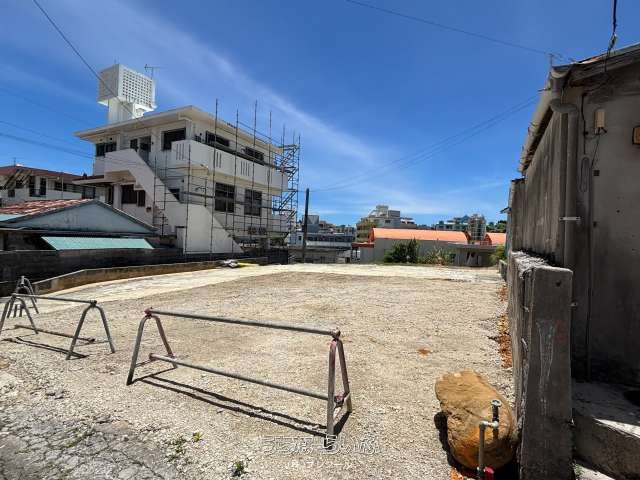 339.11 sqm Land for Sale in Urasoe City, Okinawa - Thumbnail 2