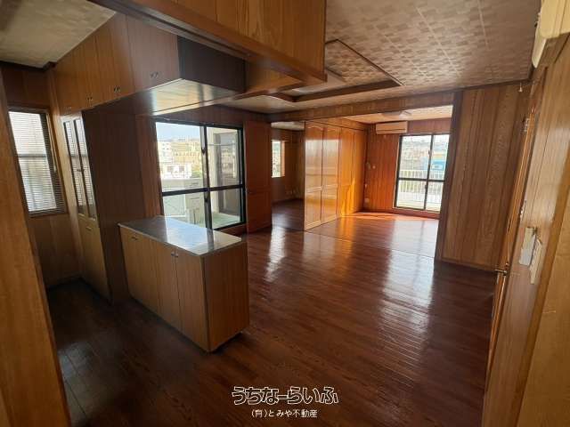 3LDK Apartment for Rent in Chatan, Okinawa with Sea Views - Thumbnail 3