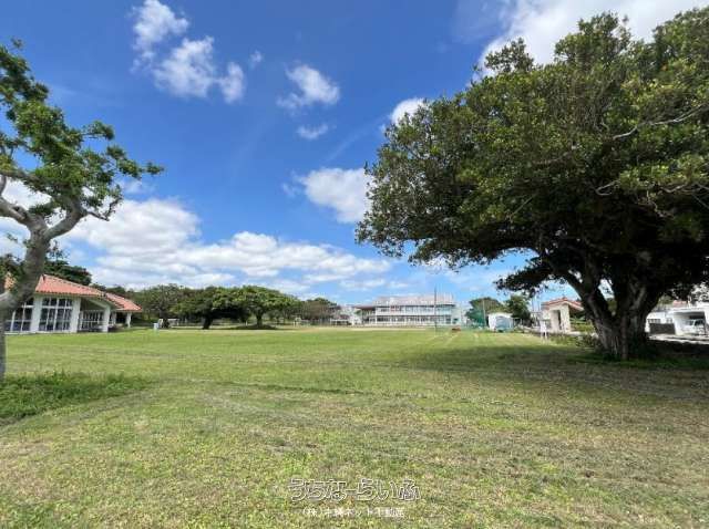 1290m² Land Plot in Shiraho, Ishigaki with Coastal Views - Thumbnail 4