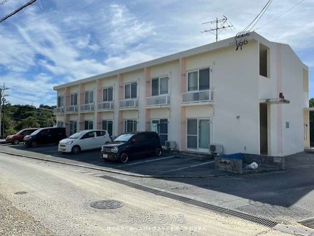 Furnished 1K Apartment for Rent in Okinawa City's Misato Area - Thumbnail 2