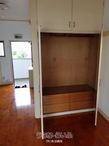 Co-op Holiday 201: 1K Apartment for Rent in Tomigusuku, Okinawa - Thumbnail 3