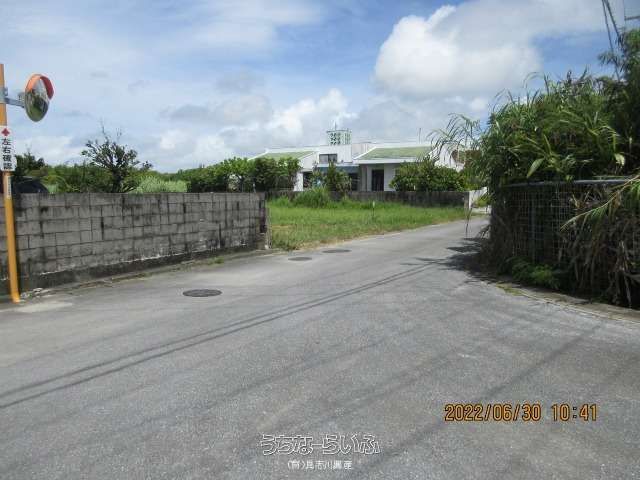 869m² Land for Sale in Yakena, Uruma City, Okinawa - Thumbnail 3