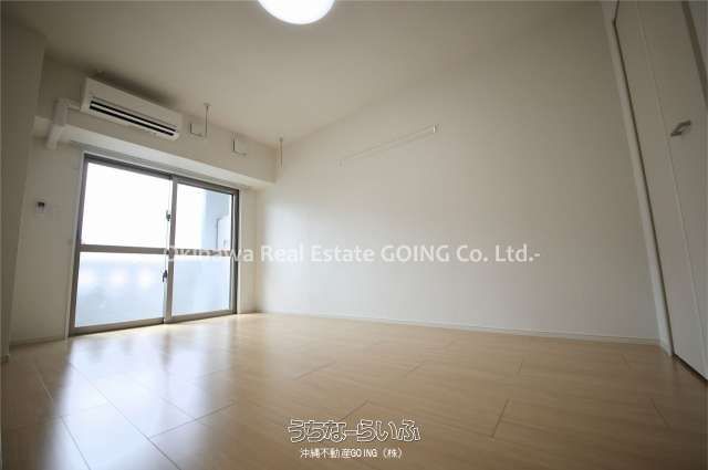 Modern 1K Apartment for Rent in Naha, Okinawa - M's Famille Izumizaki - Thumbnail 3