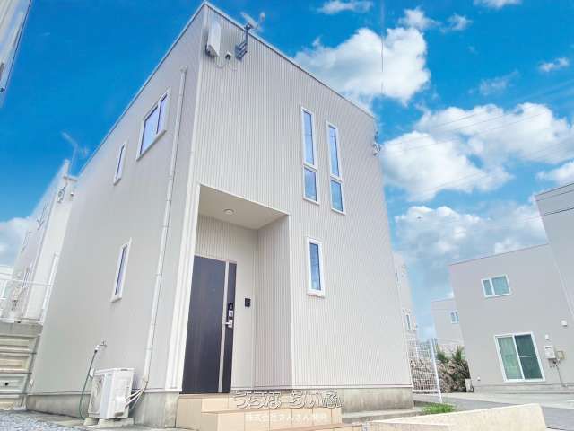 Ocean View 2LDK House for Sale in Kourijima, Okinawa - Thumbnail 3
