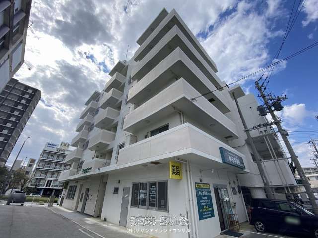 Southern Reef 201: Spacious 2LDK Apartment for Rent in Naha, Okinawa - Thumbnail 2