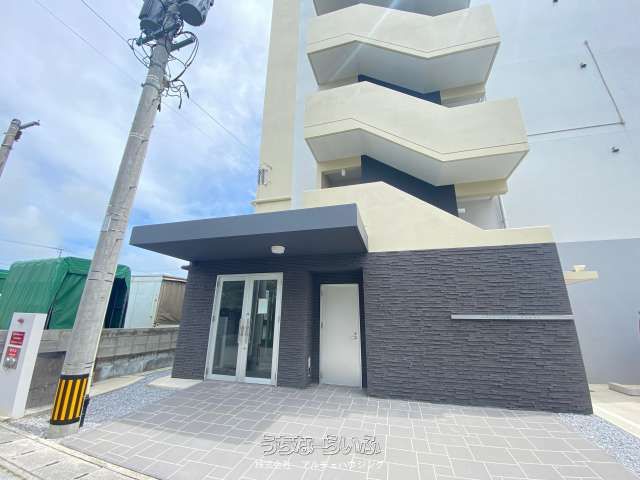 Easecourt Hamby 701: Ocean View Apartment for Rent in Chatan, Okinawa - Thumbnail 2