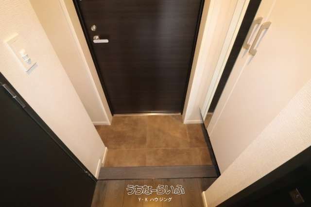 Modern 1R Apartment for Rent in Naha, Okinawa near Makishi Station - Thumbnail 3