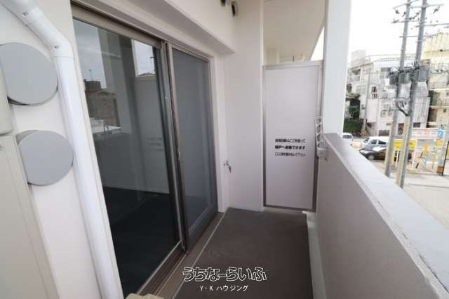 Modern 1R Apartment for Rent in Naha, Okinawa near Makishi Station - Thumbnail 2