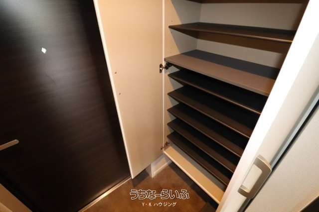 Modern 1R Apartment for Rent in Naha, Okinawa near Makishi Station - Thumbnail 4
