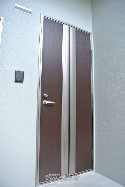 2LDK Apartment for Rent in Tomari, Naha, Okinawa - Thumbnail 2