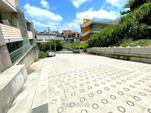 329m² Land for Sale in Urasoe, Okinawa - Versatile Development Plot - Thumbnail 4