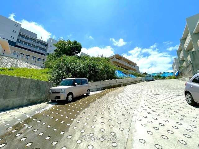 329m² Land for Sale in Urasoe, Okinawa - Versatile Development Plot - Thumbnail 2