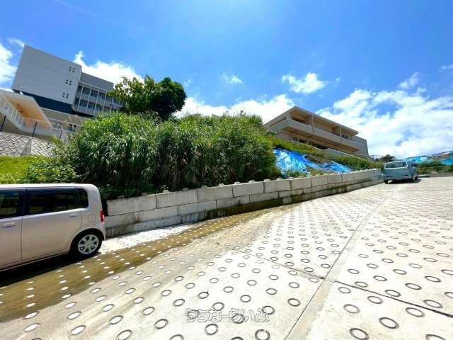 329m² Land for Sale in Urasoe, Okinawa - Versatile Development Plot - Thumbnail 3