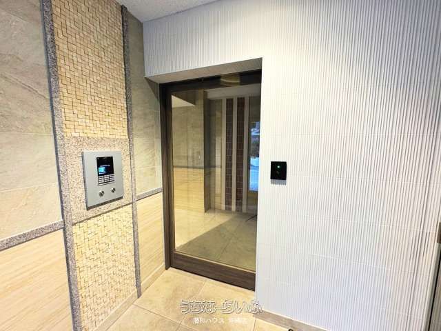 Renovated 3LDK Corner Apartment in Naha's Shikina Area - Thumbnail 4