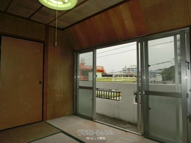 Yonaha Apartment 301: 2DK Rental in Naha, Okinawa - Thumbnail 2