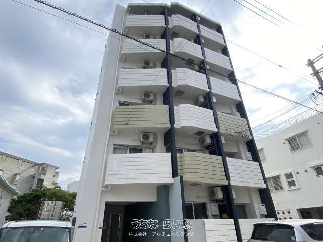 Furnished 1R Apartment with Free Wi-Fi near Asahibashi Station, Naha - Thumbnail 2