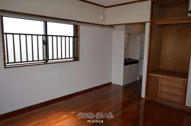 1R Apartment for Rent in Urasoe City, Okinawa - Minami Juji Building - Thumbnail 3