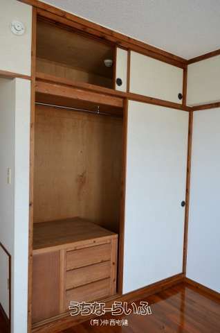 1R Apartment for Rent in Urasoe City, Okinawa - Minami Juji Building - Thumbnail 2