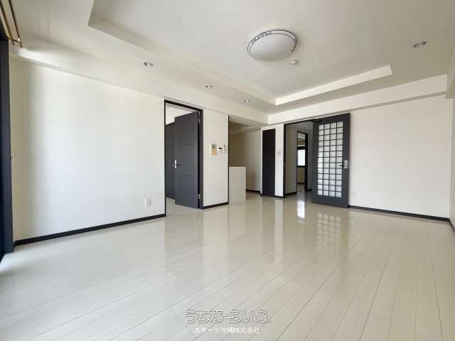 Frebel Shintoshin Brezza 2LDK Apartment for Sale in Naha - Thumbnail 3